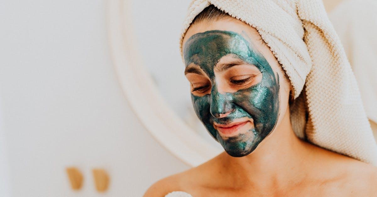 Kokosowe SPA w domu: superodżywcza maska na włosy z mlekiem kokosowym, która przywraca blask i miękkość