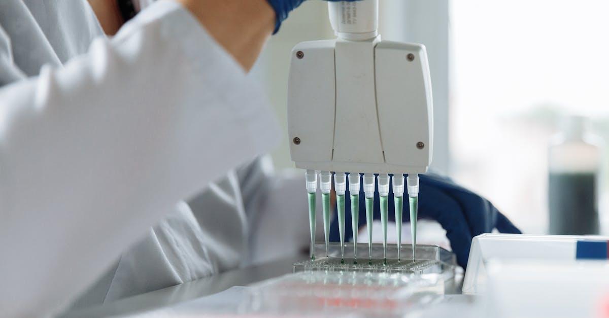 Kiedy warto zbadać białka w moczu? Elektroforeza, która wyjaśnia przyczynę białkomoczu